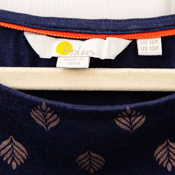 Boden "Odile" Jersey T-shirt Dress with Geometric Pattern and Pockets, size 12P - Picture 5 of 9